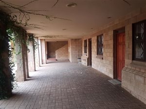 2 Bed Apartment in Brandwag