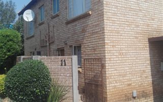 2 Bedroom Townhouse in Weltevreden Park