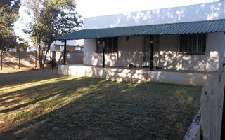 2 Bedroom Garden Cottage in Chartwell