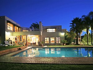 4 Bed House in Fourways Gardens
