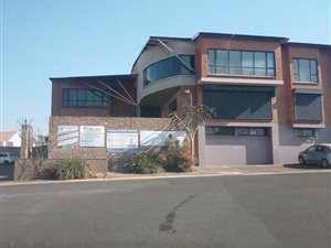 107 m² Office Space in Die Heuwel