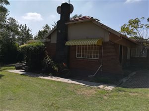 2 Bed Garden Cottage in Lombardy East