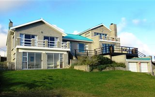 6 Bedroom House in Suiderstrand