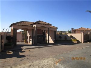 3 Bed Cluster in Noordheuwel