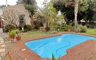 4 Bedroom House in Amandelrug