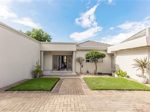 4 Bed House in Illovo