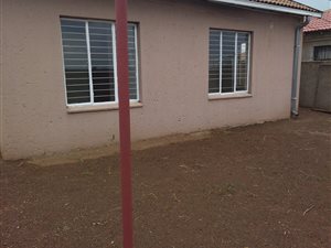 2 Bed House in Vanderbijlpark CE7