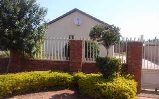 3 Bedroom House in Mahube Valley