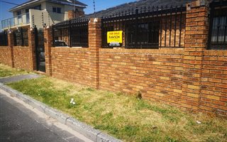 13 Bedroom House in Lansdowne