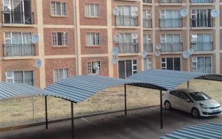 2 Bedroom Flat in Karen Park