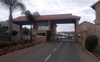 2 Bedroom Apartment in Waterval East