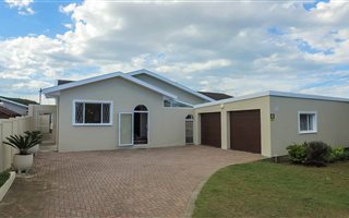 3 Bedroom House in Newton Park