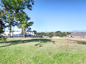 768 m² Land available in Aurora