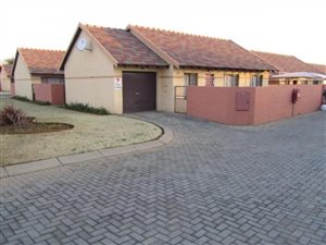 3 Bed Townhouse in Vaalpark
