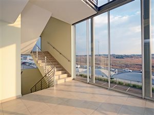 8760 m² Commercial space in Linbro Park