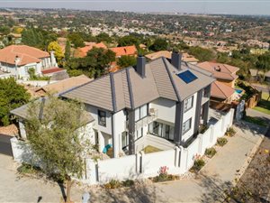 4 Bed House in Sterrewag