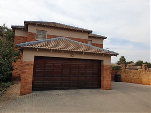 3 Bed Duplex in Willowbrook