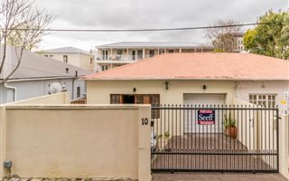 2 Bedroom House in Rondebosch