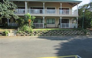 3 Bedroom Apartment in Wakenshaw Estate