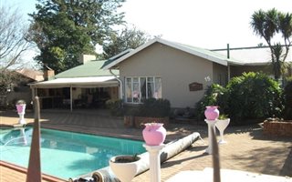 3 Bedroom House in Rowhill