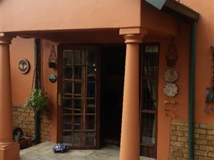 5 Bed House in Roseville