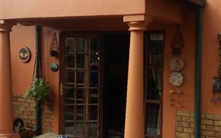 5 Bedroom House in Roseville