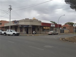 700 m² Commercial space in Hilton