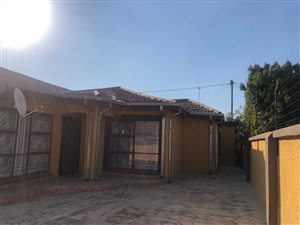 2 Bed House in Winterveldt