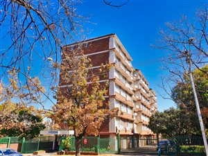 2.5 Bed Flat in Arcadia