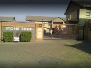 3 Bed Townhouse in Meyersdal
