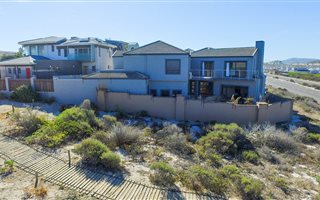 5 Bedroom House in Big Bay