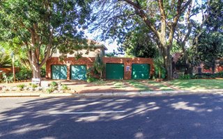 5 Bedroom House in Theresa Park