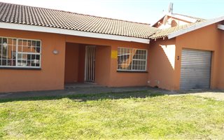 2 Bedroom Flat in Estcourt