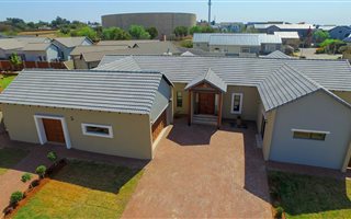4 Bedroom House in Midstream Hill