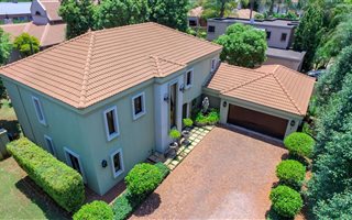 4 Bedroom House in Centurion Golf Estate