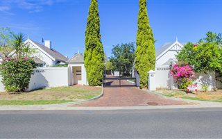 4 Bedroom House in Die Boord