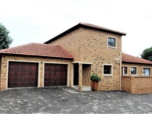 3 Bed Townhouse in Silver Lakes