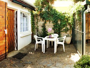 1 Bed Garden Cottage in Brooklyn