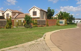 2 Bedroom Townhouse in Montana Gardens