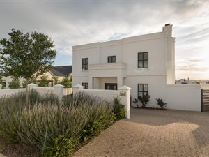 4 Bed House in Croydon Olive Estate