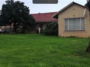 3 Bed House in Roosheuwel