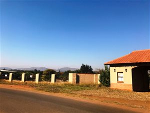 8237 m² Land available in Melodie