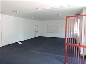 320 m² Industrial space in Eastgate