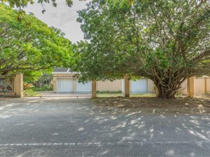 4 Bedroom House in Weybridge Park