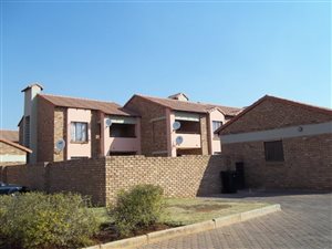 2 Bed Townhouse in Mooikloof Ridge