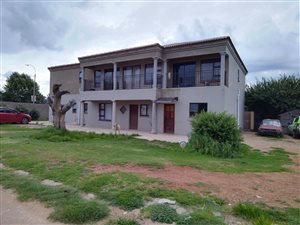 10 Bed House in Kempton Park West