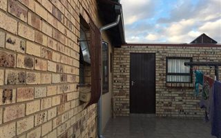 1 Bedroom Apartment in Lenasia