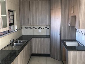 3 Bed Duplex in Waterval East
