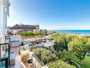 4 Bed House in St James