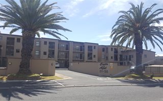 2 Bedroom Apartment in Bloubergrant